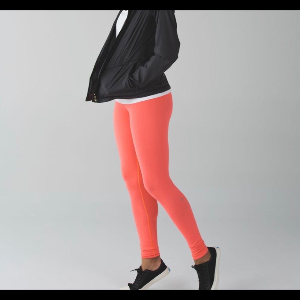 Lululemon Wunder Unders in Grapefruit / Slate